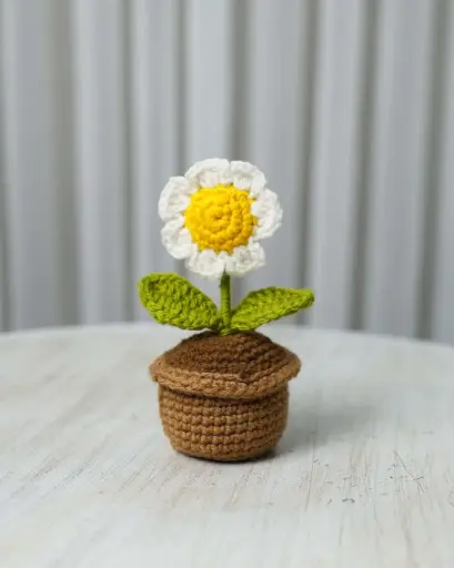 Crochet Daisy Pot